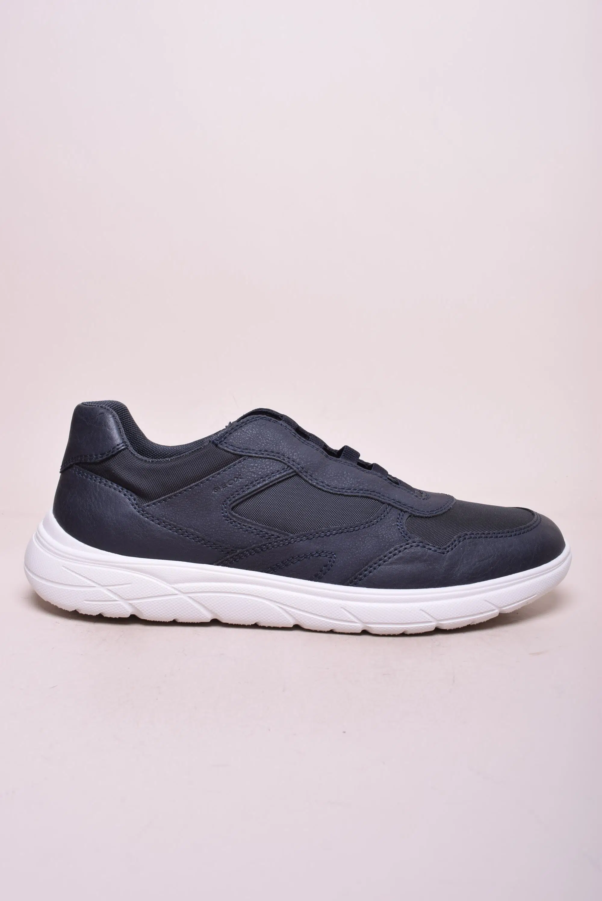 Pantofi sport și teniși bărbați - Sneakers barbati 